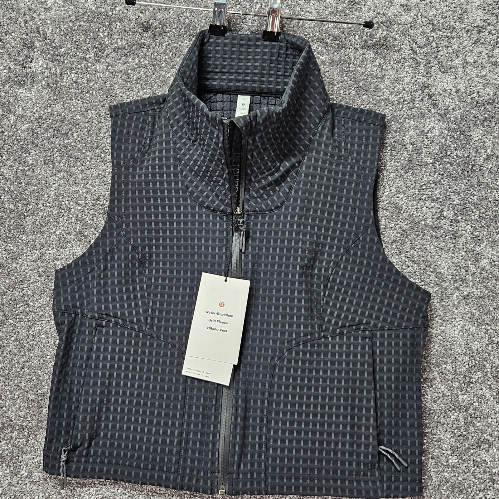 NWT Lululemon Water-Repellent Grid Fleece Hiking Vest Women\'s Size 10 Black Grid