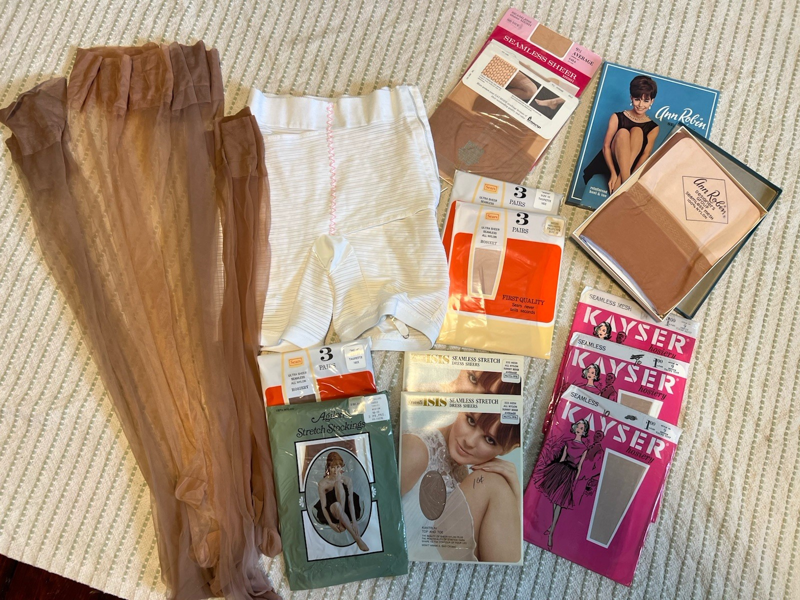 MASSIVE VINTAGE Stocking and Garter Shorts Lot 27 Pairs Size Medium Size 9-10