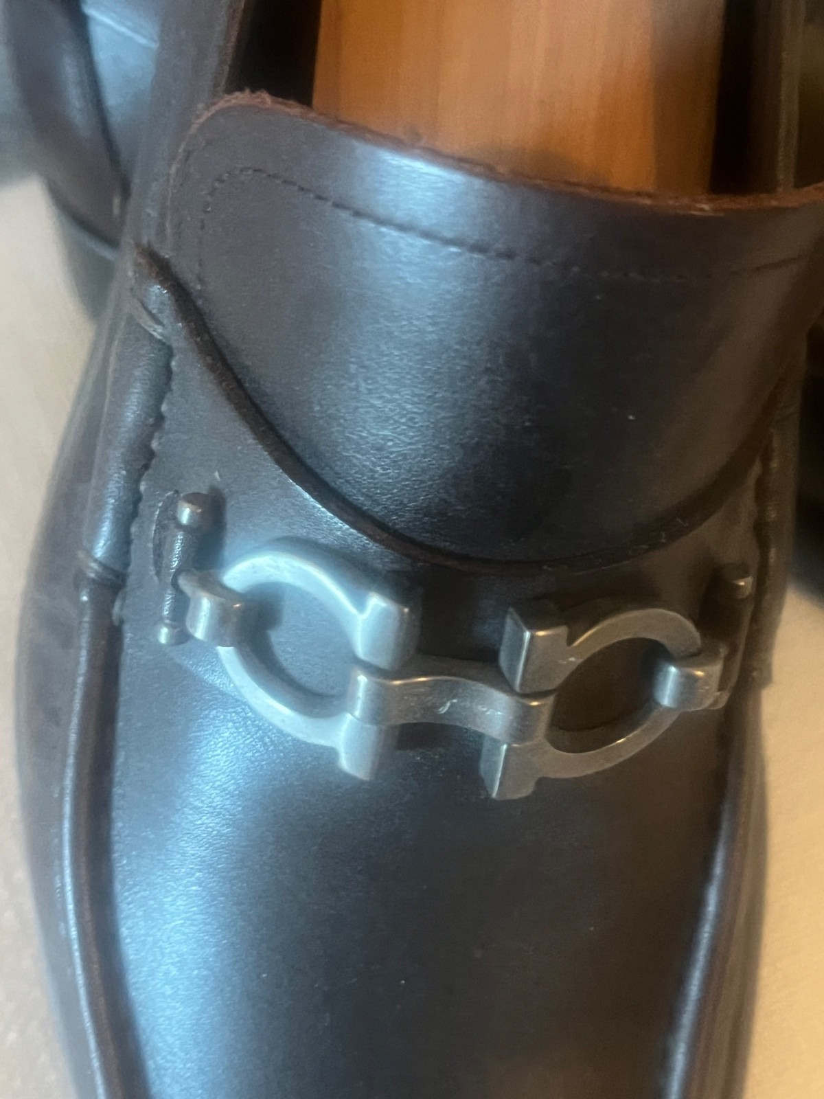 Salvatore Ferragamo Men\'s Brown Leather Loafers. Buckle Logo   Size 81/2EE