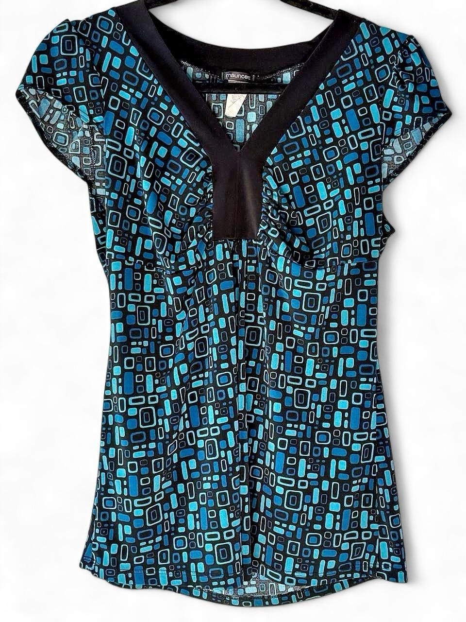Vintage Y2K Maurice’s Geometric V-Neck Tee Women’s Size Small