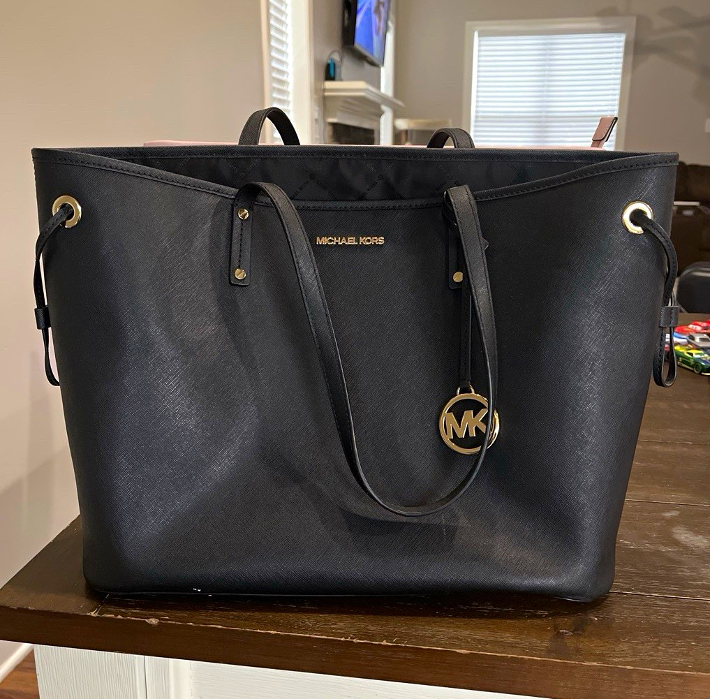 Michael Kors Jet Set Travel Large Black Saffiano Tote Gold Charm Snap