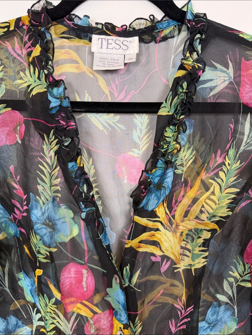 ✨Vintage TESS 100% Silk Sheer Tropical Floral Ruffle Button Blouse 10