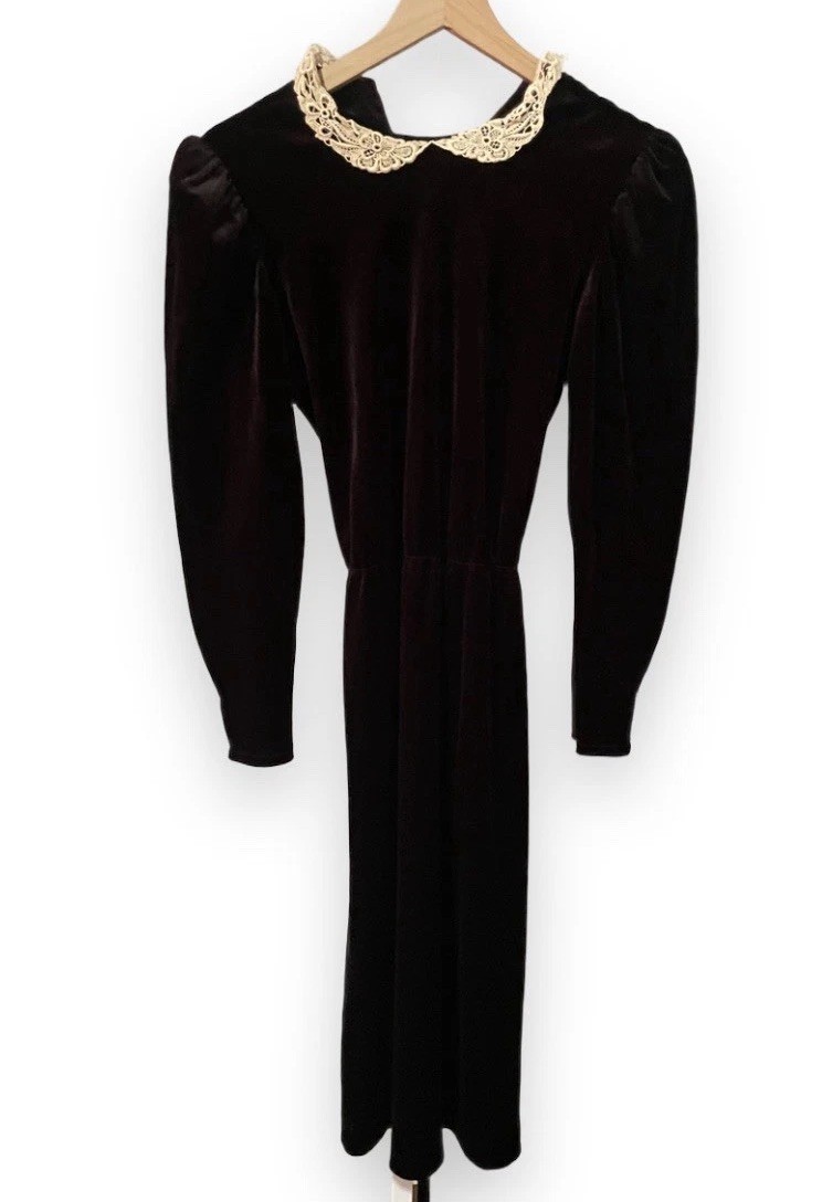 Vintage 70s Union Made Black Velvet Dress Lace Collar Victorian Gothic