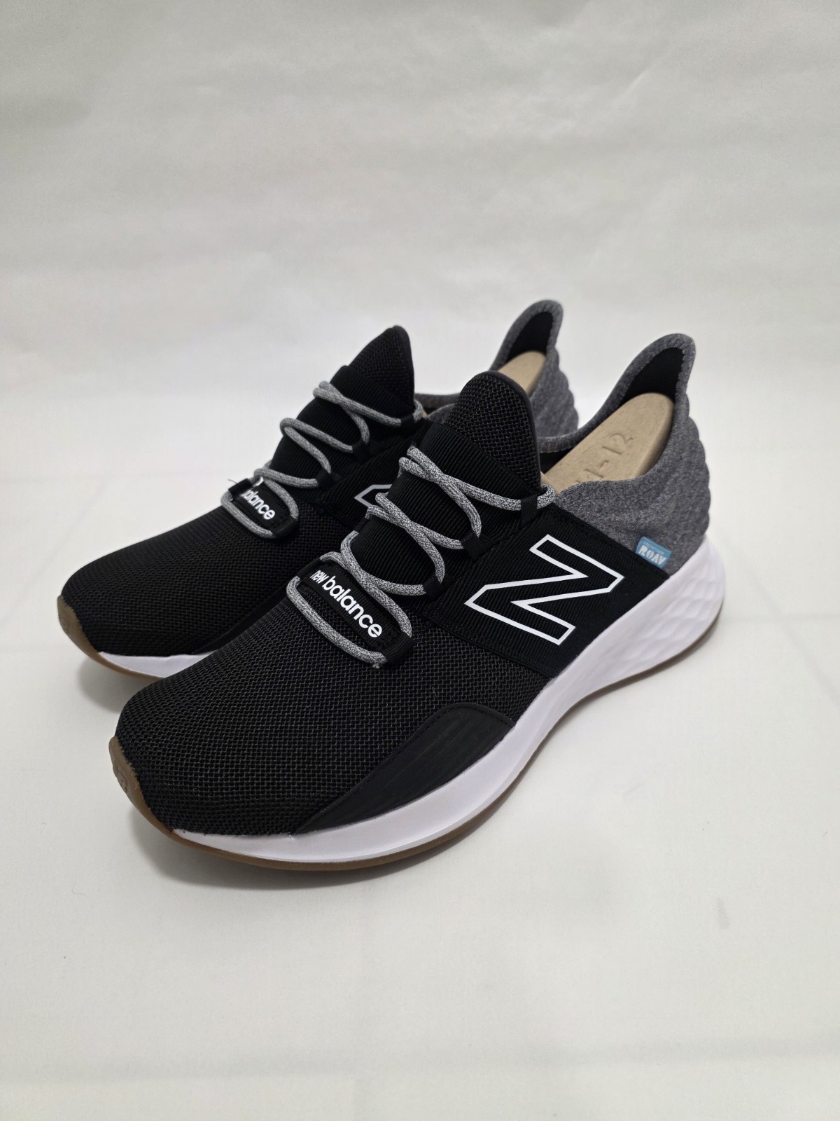 Size 11 - New Balance Fresh Foam Roav Tee Shirt - Black Light Aluminum
