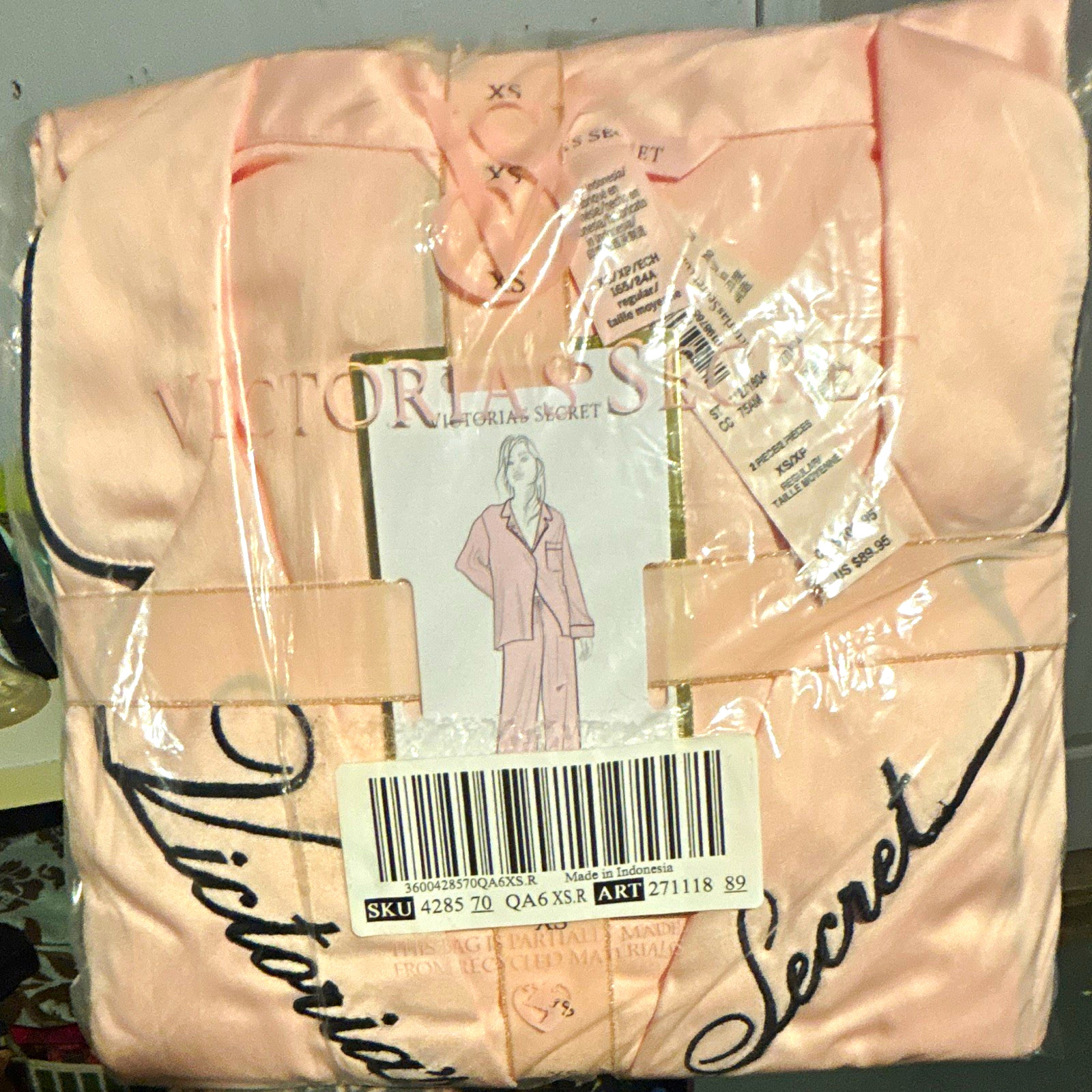 Victoria\'s Secret Pink Satin Pajama Set XS Long Sleeve brand new in package