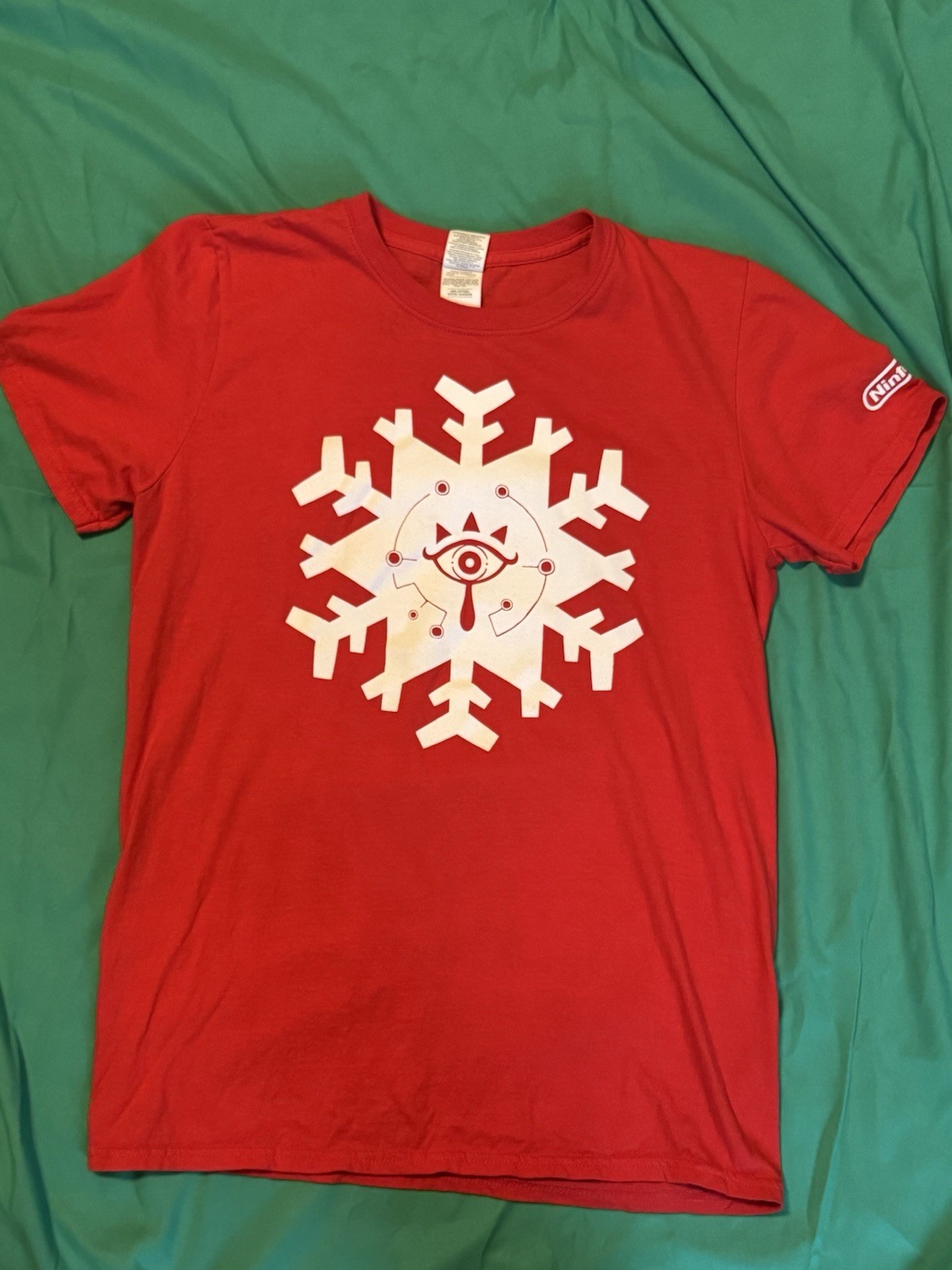 Nintendo Legend of Zelda Sheikah Eye Happy Holidays Red Graphic T-Shirt