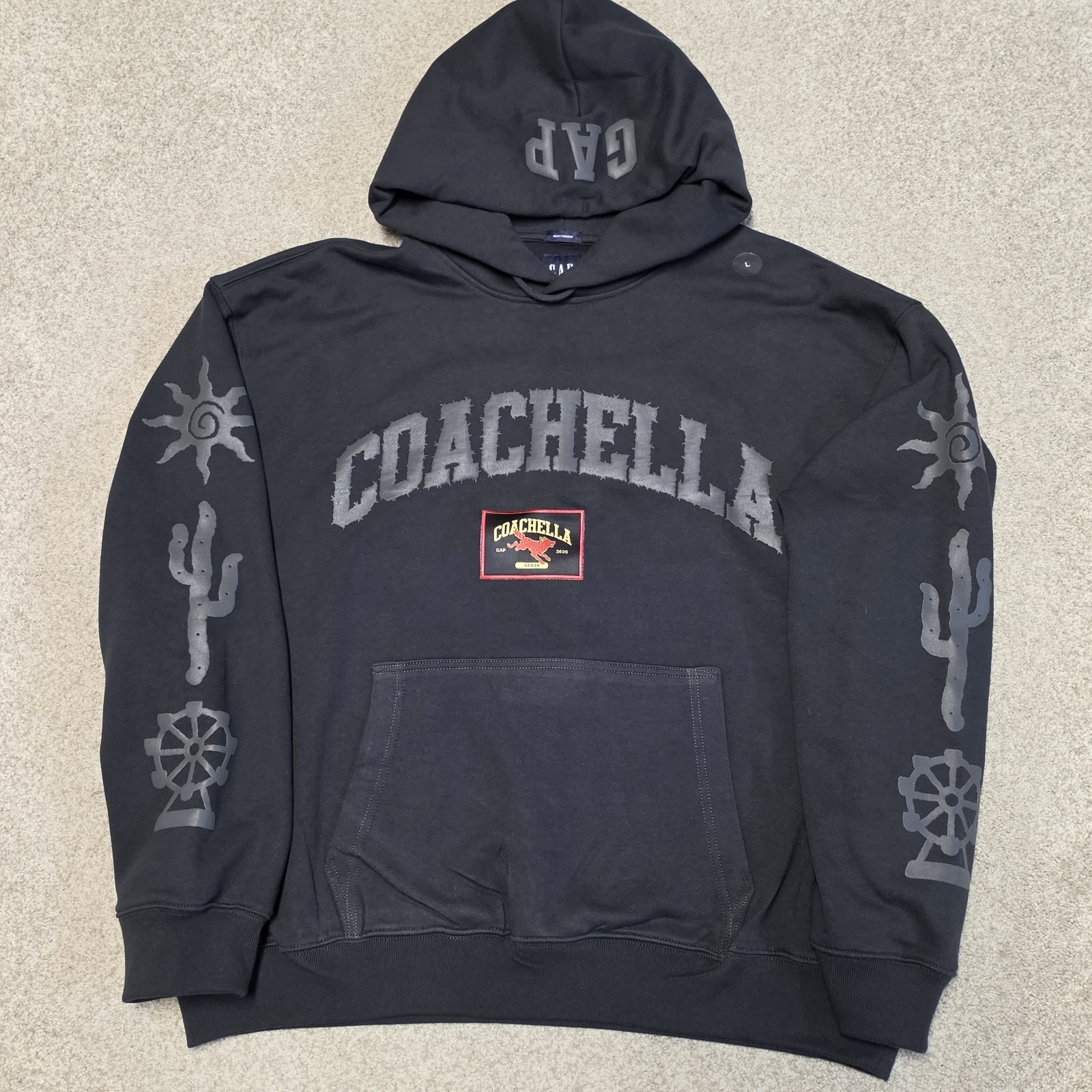 Coachella x Gap Hoodie L Mens Puffy Graphics 2026 Black Kangaroo Pocket NEW