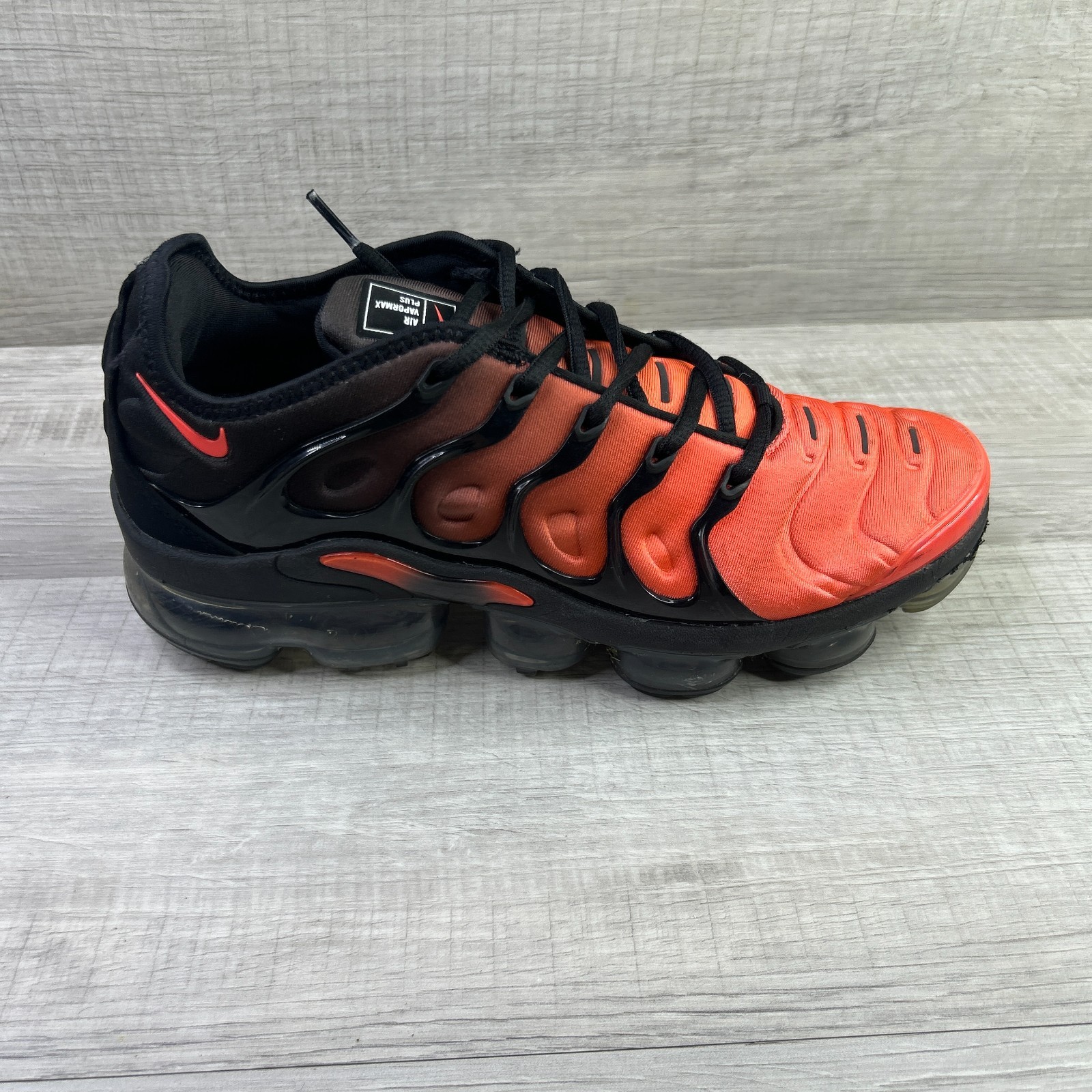 Nike Air VaporMax Plus DZ4857-001 Men\'s Sneakers 8 Red Athletic Running Shoes