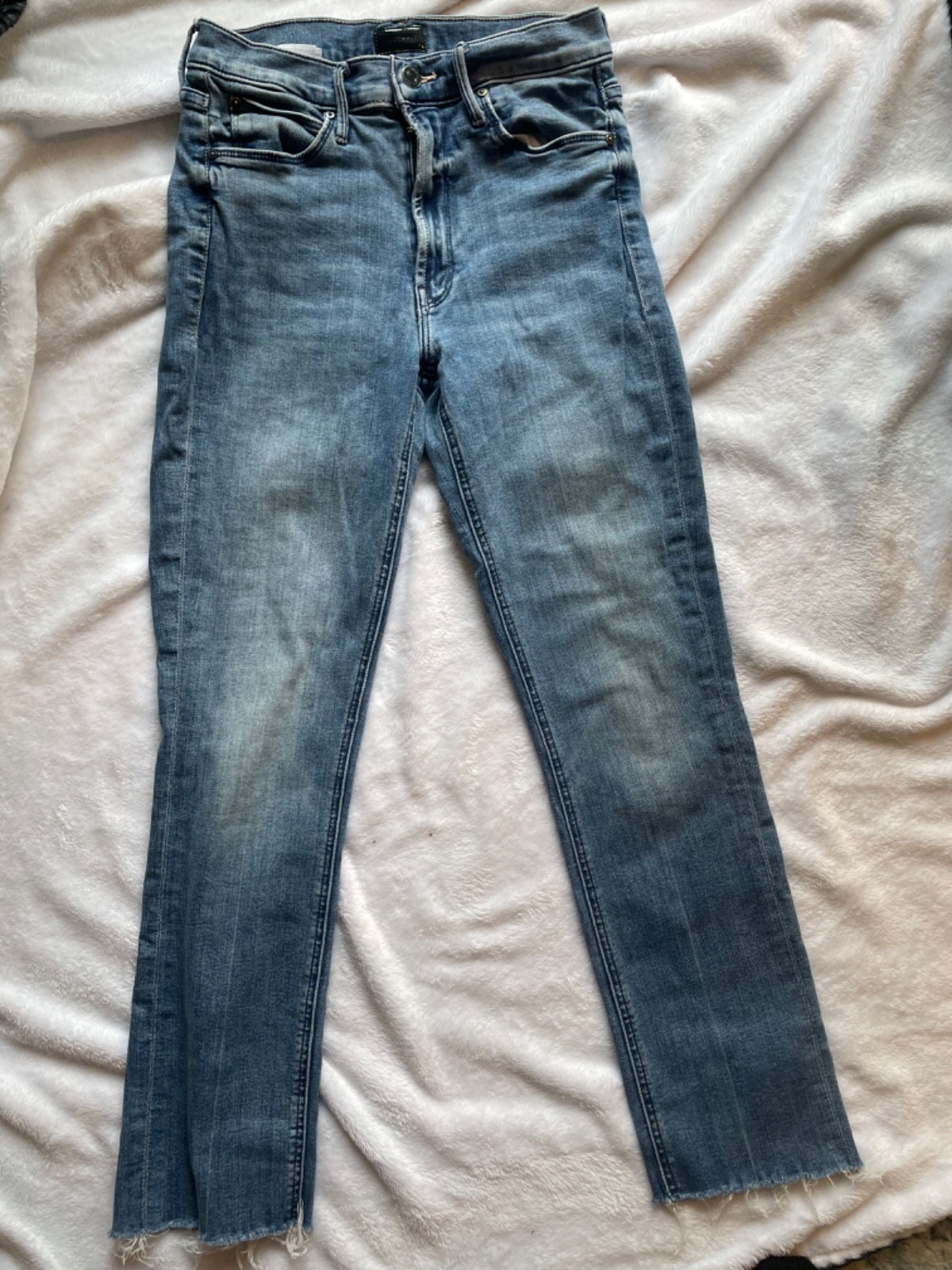 MOTHER The Mid Rise Dazzler Ankle Fray Jeans in We The Animals Size 26