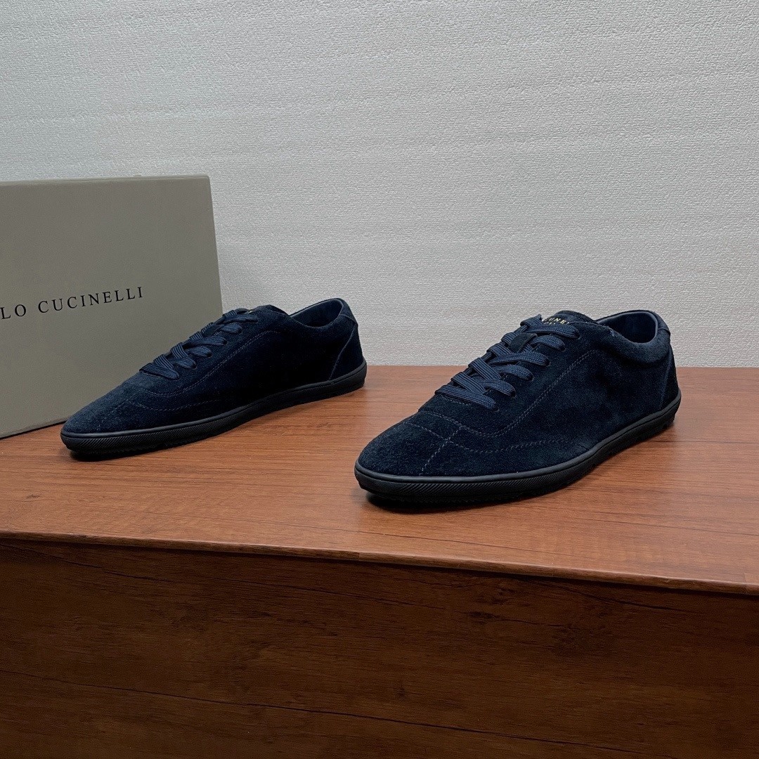 Brunello Cucinelli Men\'s New Suede Casual Sneakers – Size 44