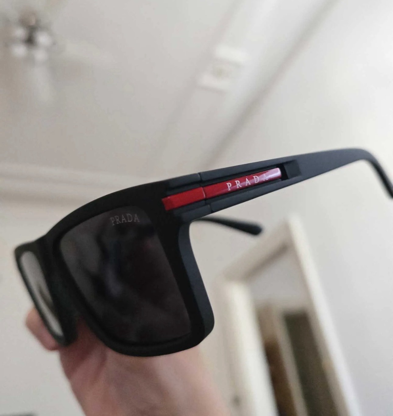 PRADA Men’s Línea rossa Black Designer Sunglasses (FREE SHIPPING) ✈️