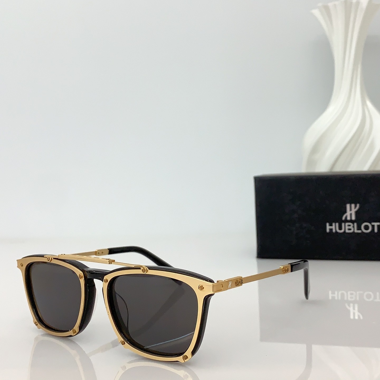 Hublot H042 Square Sunglasses Black Gold Frame Dark Lens 55□20-145