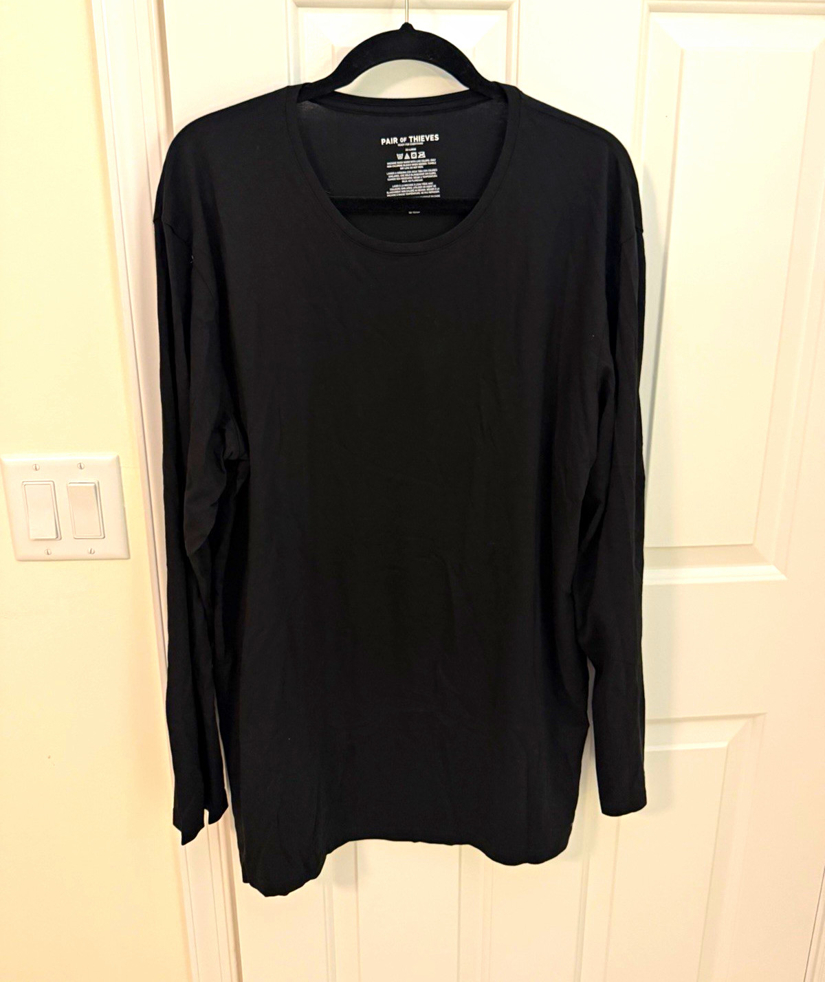 Pair of Thieves Men\'s Black Solid Long Sleeve Crew Neck Knit T-Shirt 2XL
