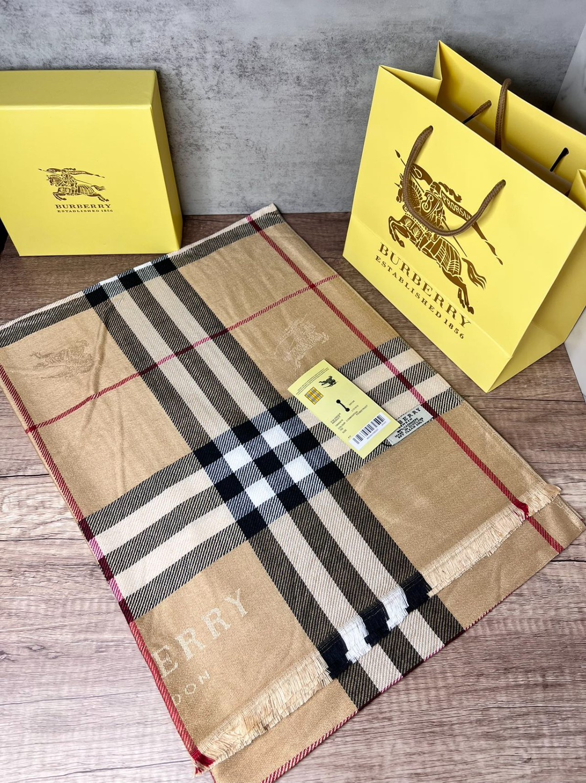 BURBERRY SCARF SHAWL AUTHENTIC 100% CASHMERE BEIGE BROWN BLACK CLASSIC PONCHO