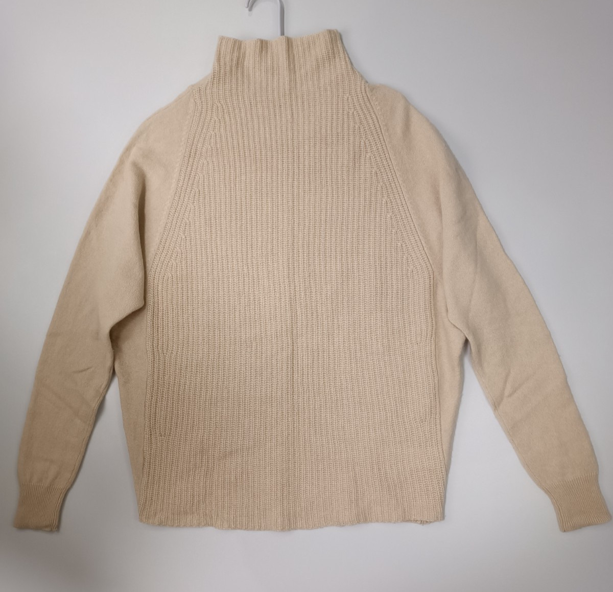 Tahari Pure Luxe 100% Cashmere Sweater Women\'s M Beige Ribbed Mock Neck