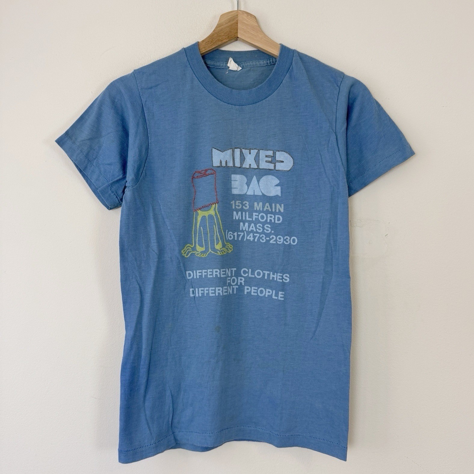 Vintage 70\'s Mixed Bag Art Funny Fashion Milford Massachusetts Blue Tee Shirt S