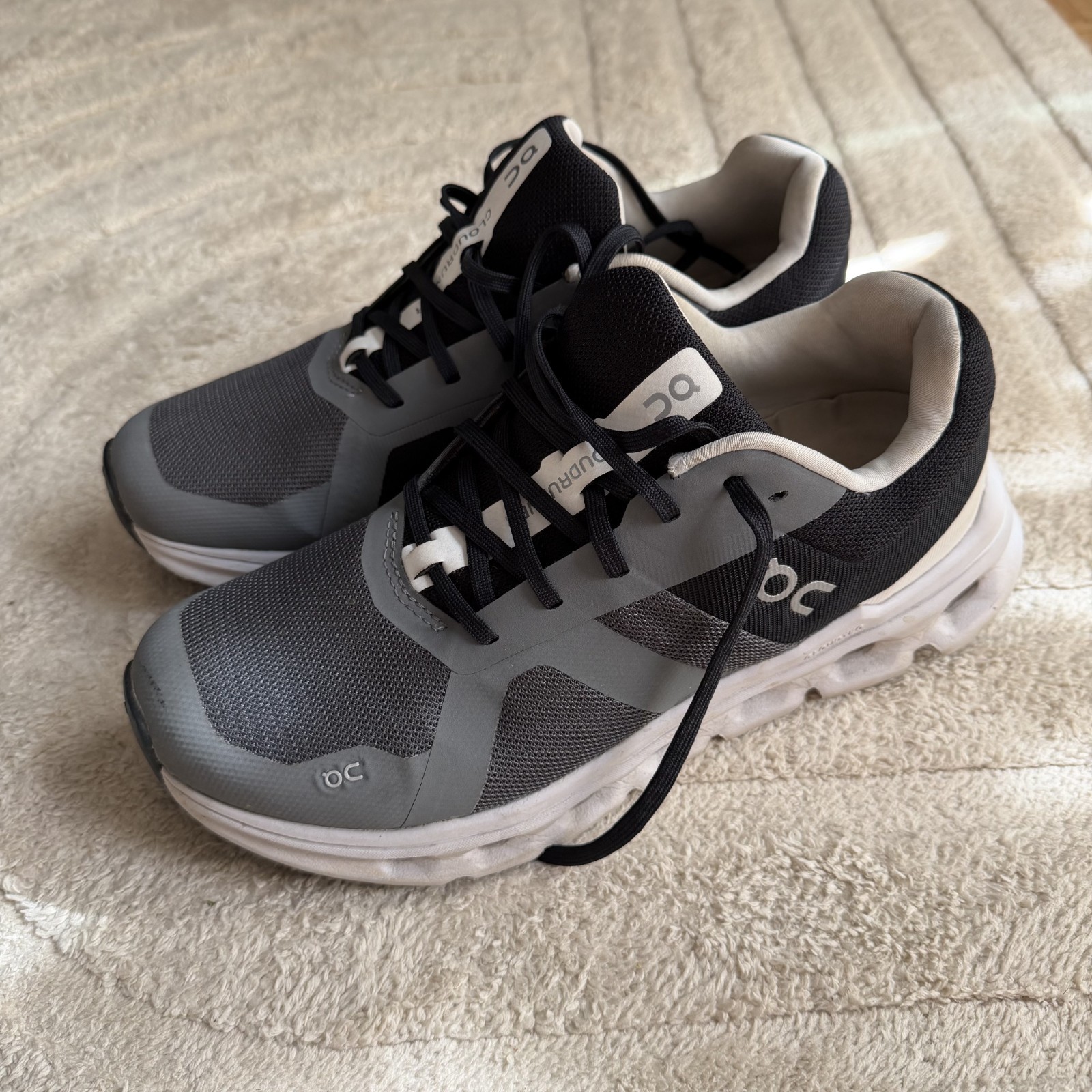On Running Women\'s Grey and Black Trainers 9.5