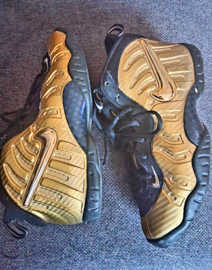 Nike Foamposite Men\'s Mid Top Sneakers US 8 Black/Gold Foamposite Lace Up