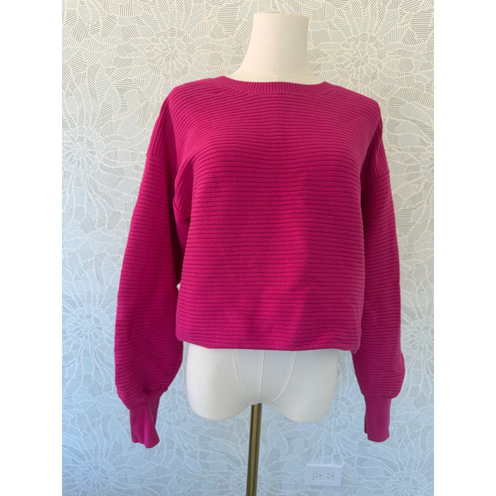 Good American Ribbed Balloon Sleeve Sweater Bright Peony Pink GSK0217 Size 2