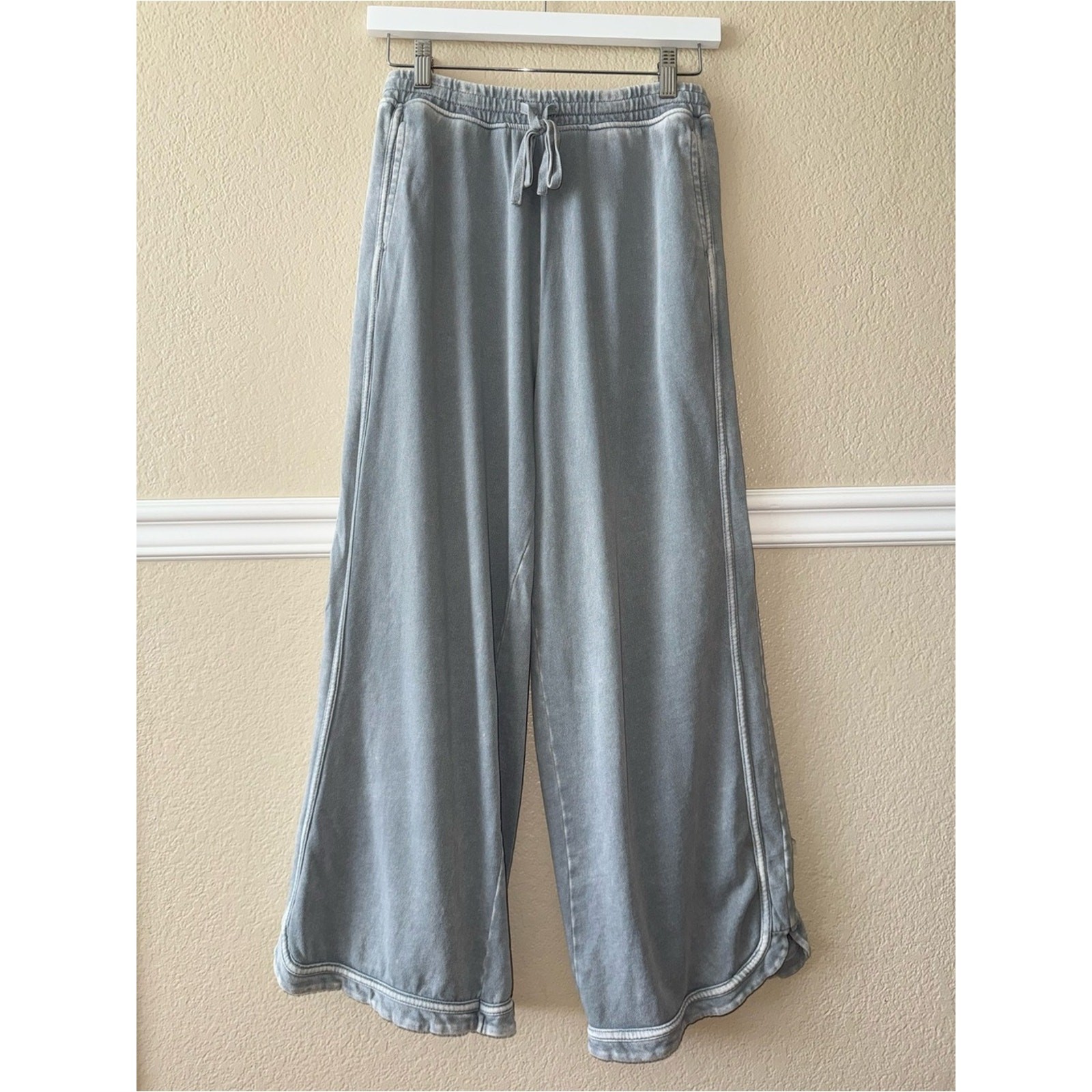Three Bird Nest So Comfy Wide Leg Pant Elastic Waist Cropped Faded Blue Small