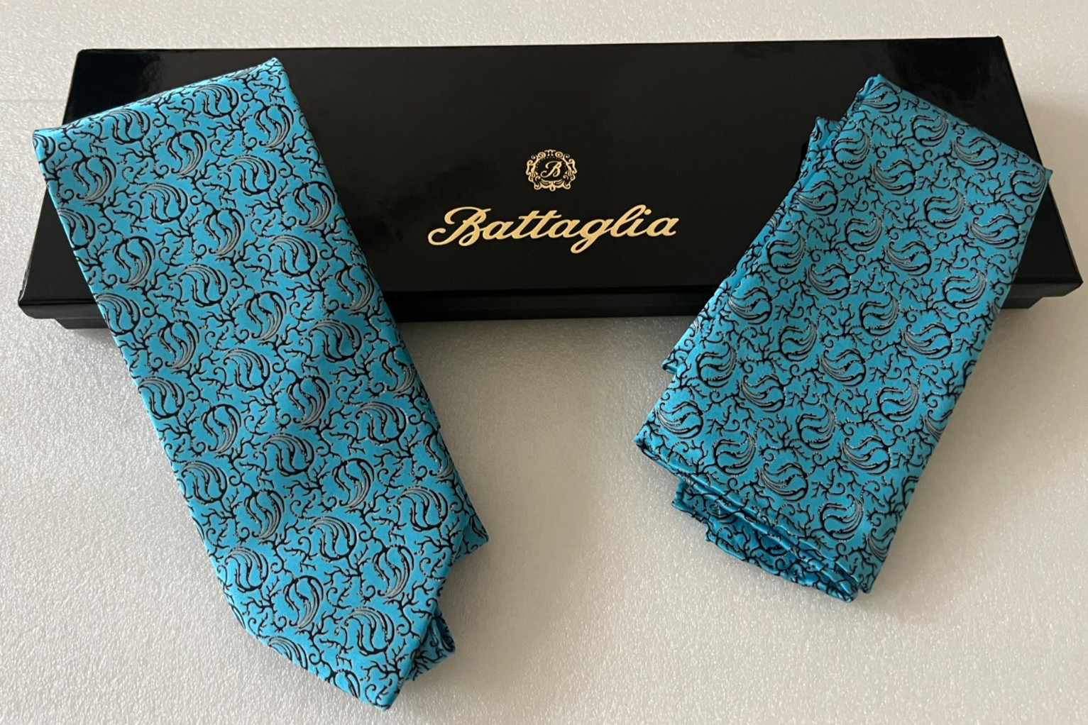 Italo Ferretti For Battaglia Men\'s Light Blue Tie & Pocket Square Set - With Box