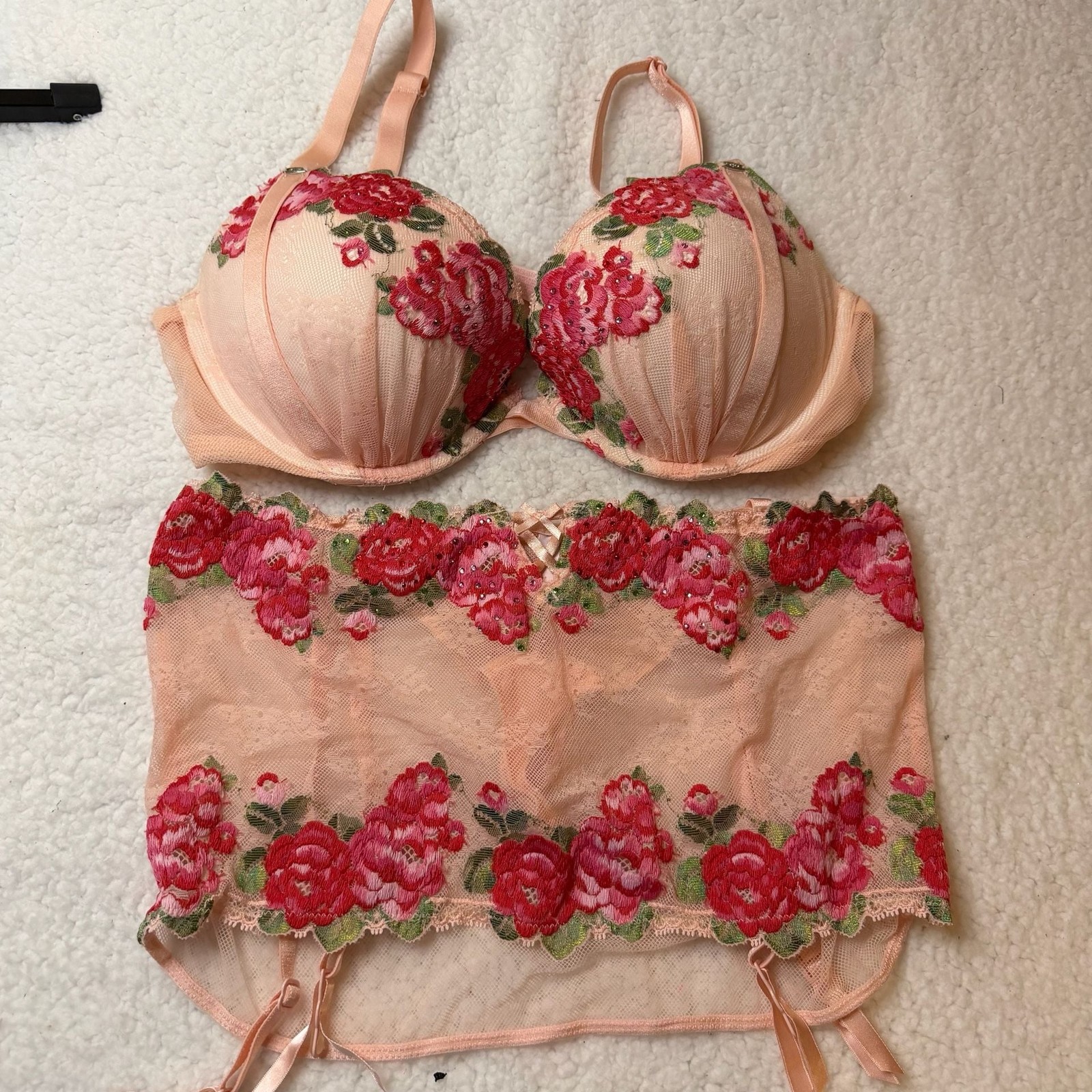 NWOT Victoria\'s Secret Rose Embroidered Crystal Bra and Garter Skirt Set