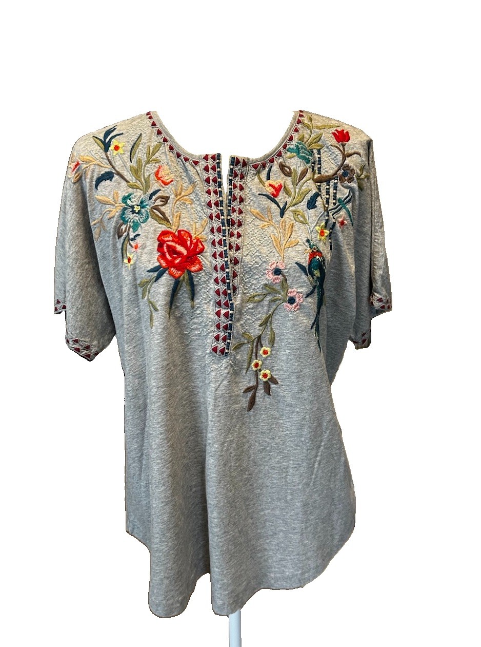 Johnny Was Grey Embroidered Cotton Raglan Tee Sizes M-NWT