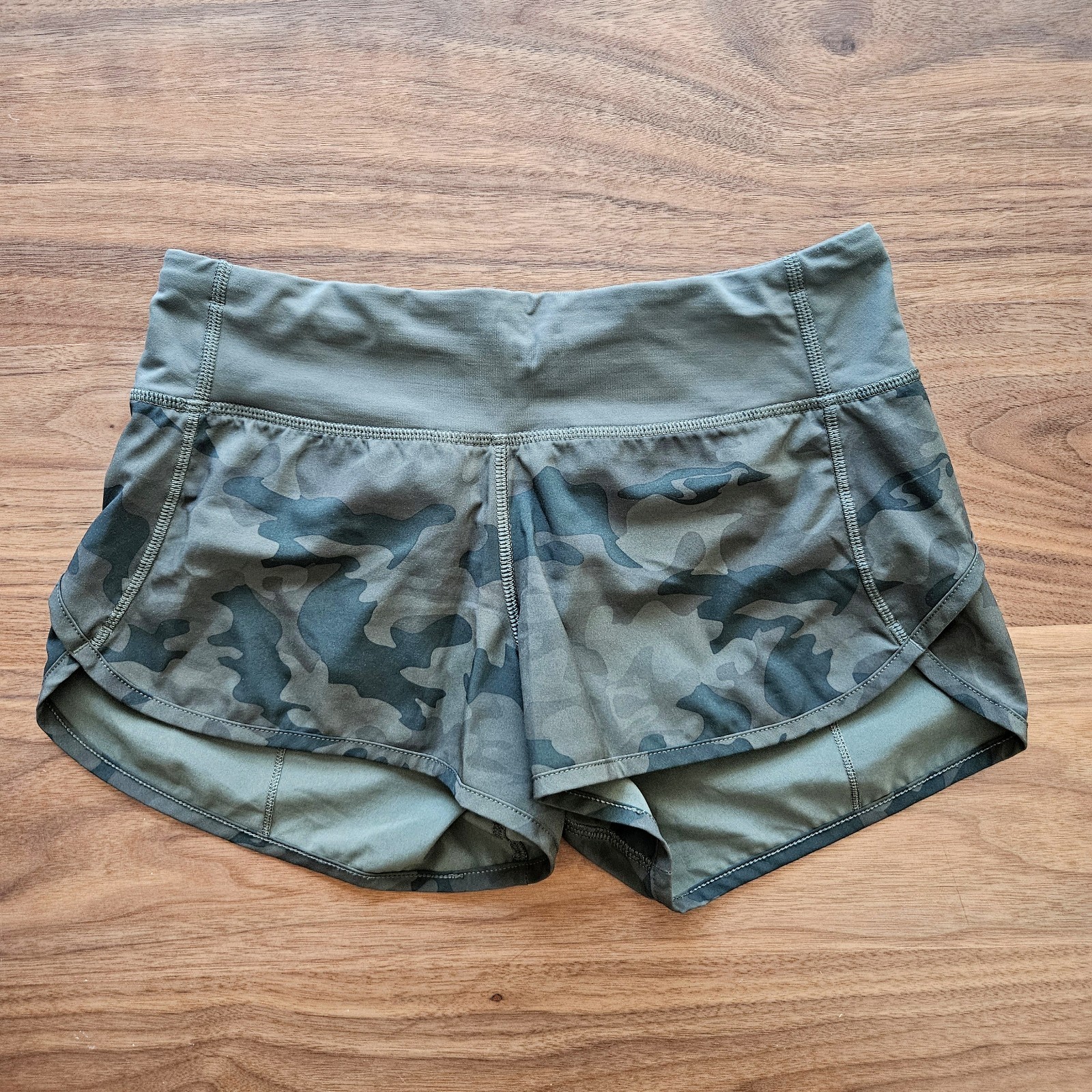 *RARE* Lululemon: Speed Shorts, 4-way Stretch camouflage print - Size 2