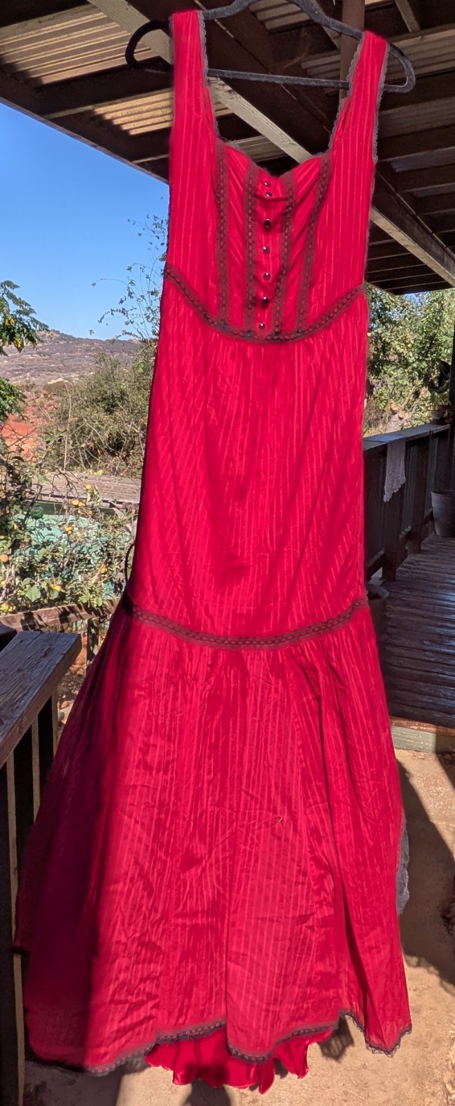 Vintage 2004 Lip Service Dark Legacy Not So Dried Blood Red Ball Gown Size Small