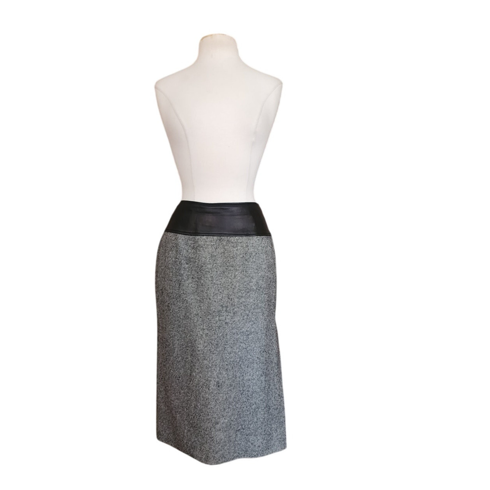 Vintage 1980s Pencil Skirt Guy Laroche Boutique Gray Wool Tweed Black Leather