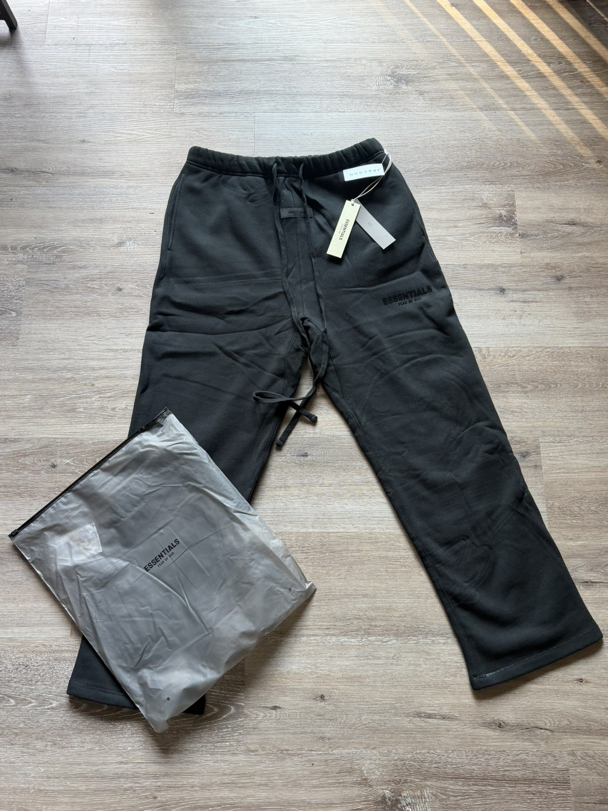 Fear of God Essentials Men\'s Straight Leg Sweatpants