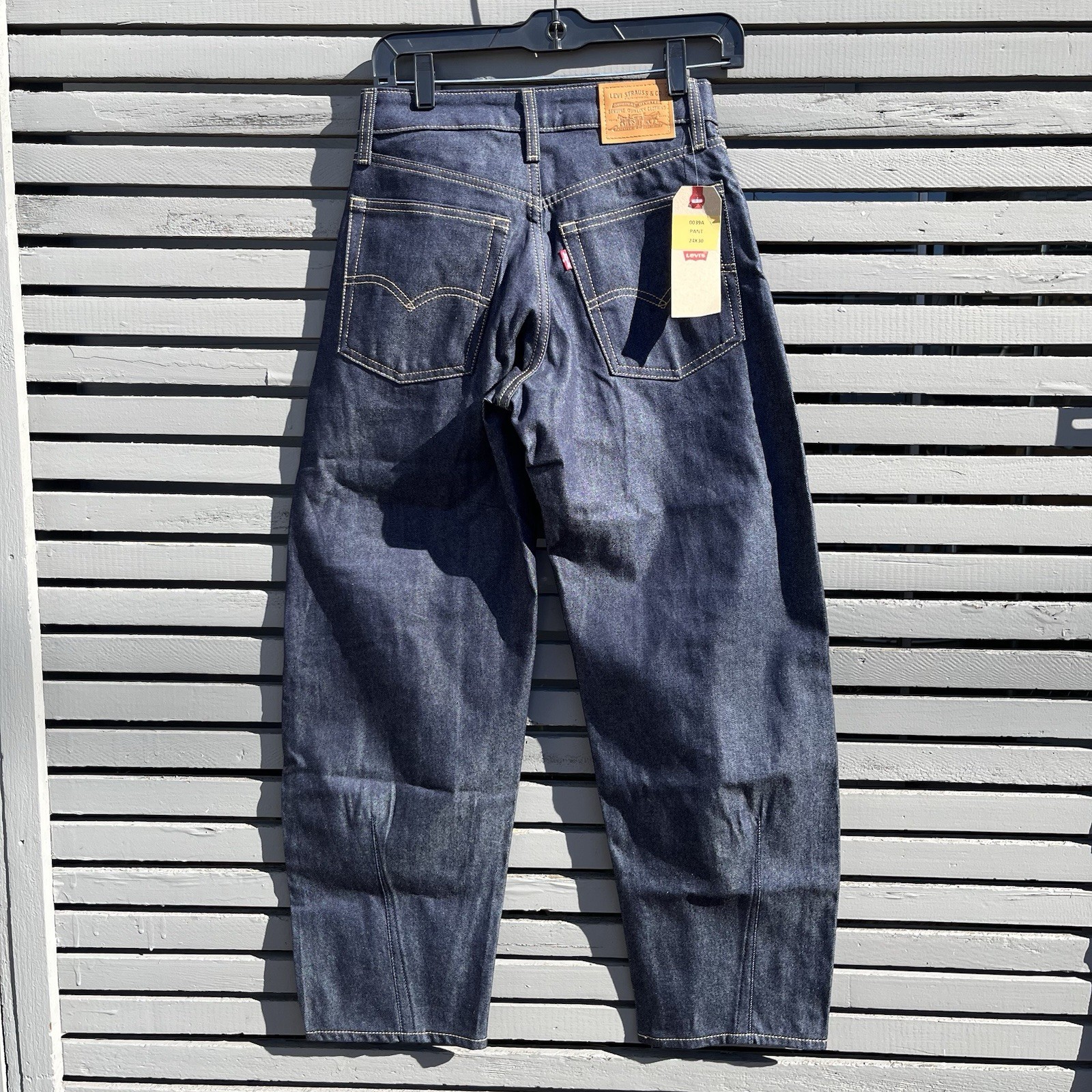 NWT Levi\'s Premium Baggy Dad Barrel Jeans Dark Indigo Blue Denim Size 24x30