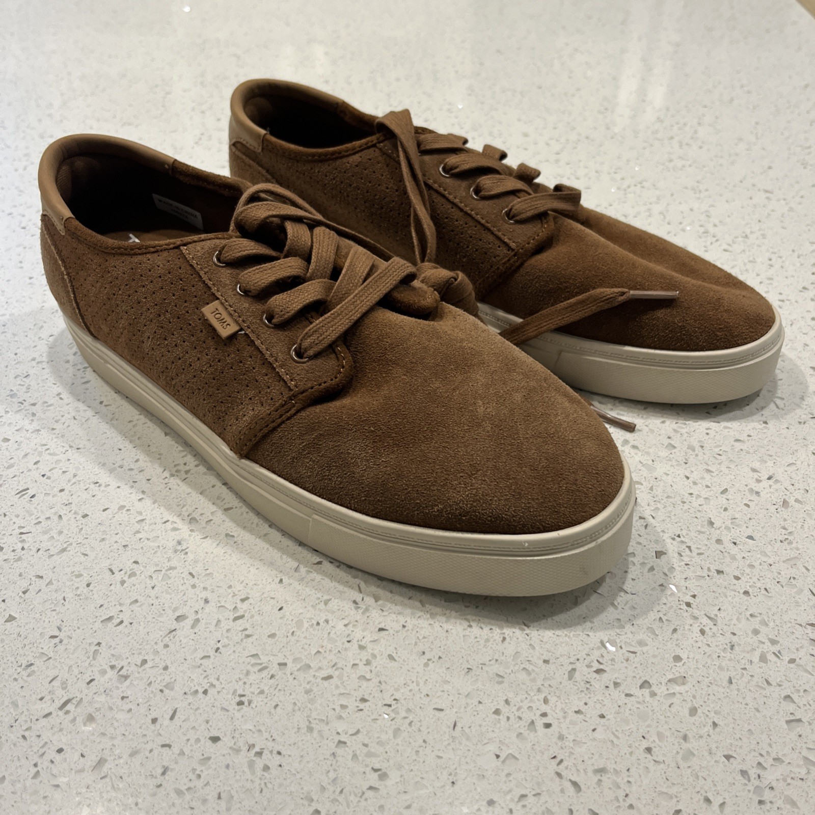 NEW TOMS MENS SHOES MN Carlo 2.0  USA Size 9 Walnut Brown Suede