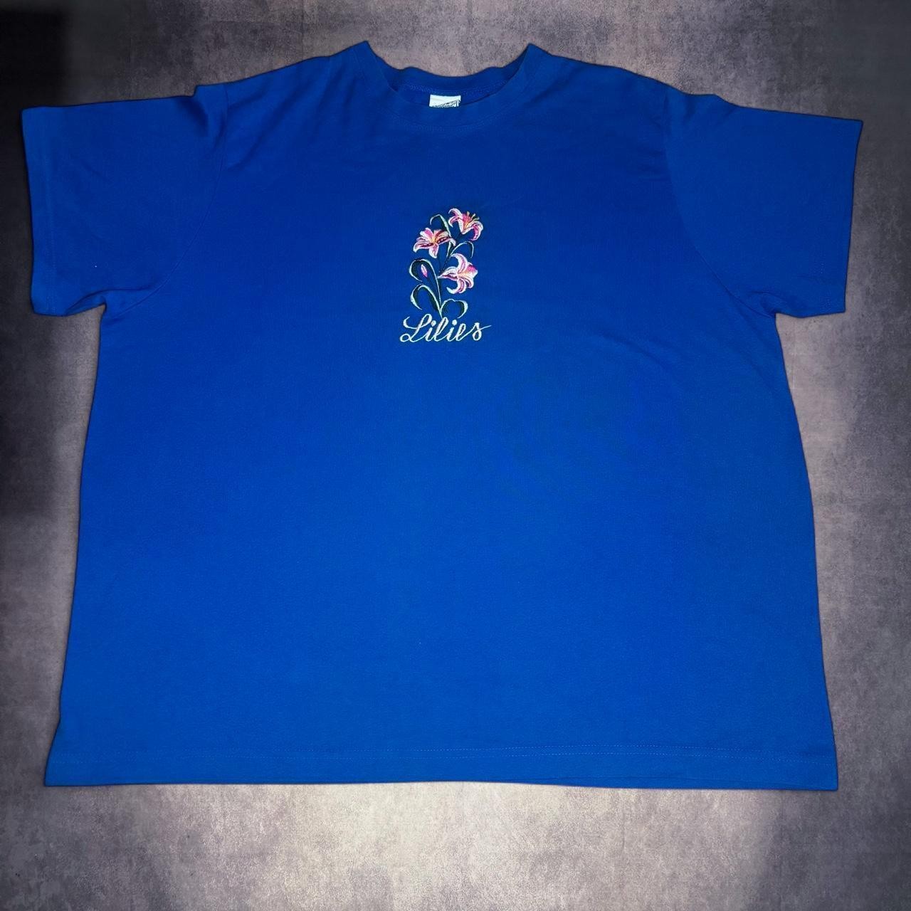 Rare Vintage 90s Blue Lily Embroidered Tee with pink lilies