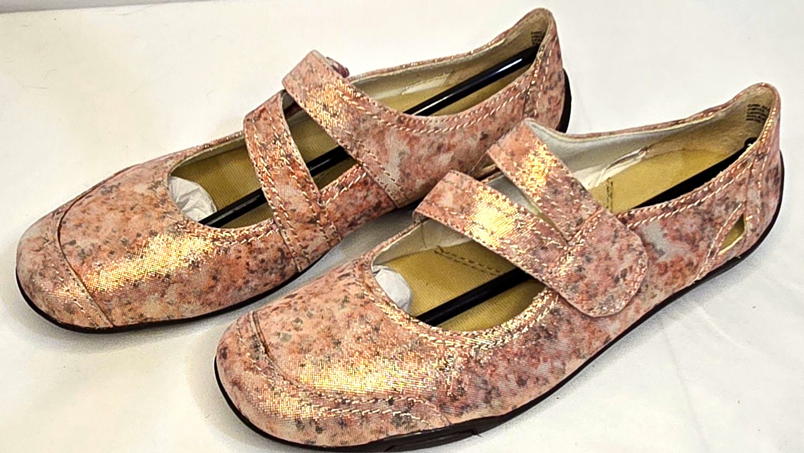 Ros Hommerson Women\'s Pink Animal Print Mary Jane Flats Leather Upper NEW 8.5 M