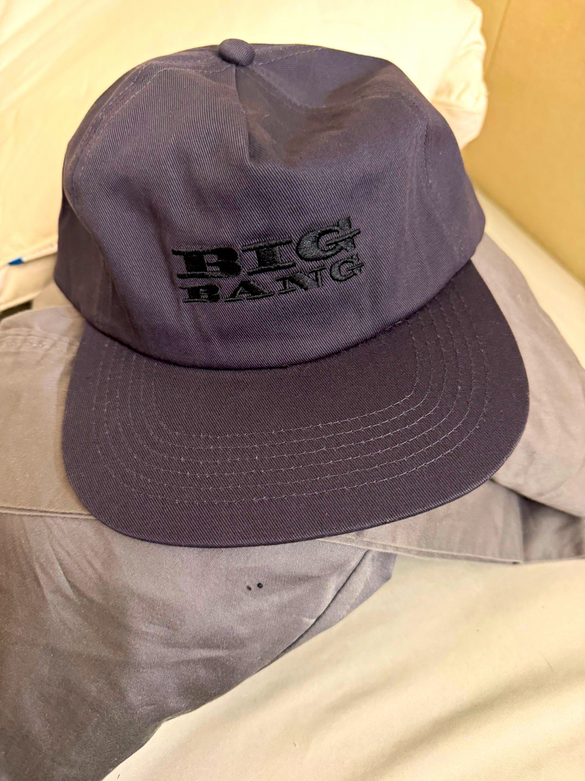 BIG BANG Embroidered Logo Men\'s Gray Blue Solid Pattern Baseball Cap Hat
