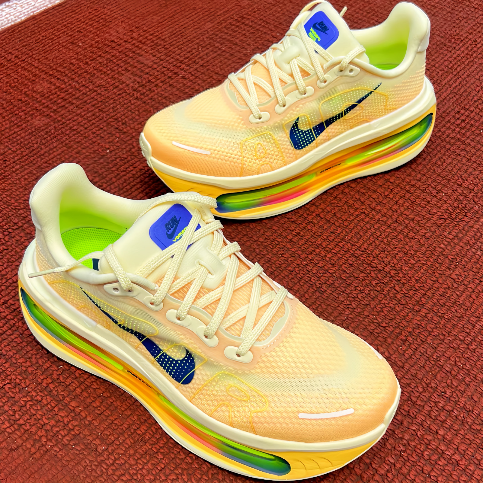 Nike Vomero Premium Men's Running Shoes Yellow HQ2050-701