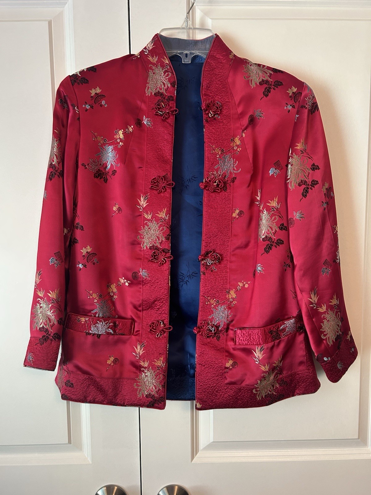 Vintage Women’s Chinese Style Jacket Bright Red Frog Closures Fully Lined