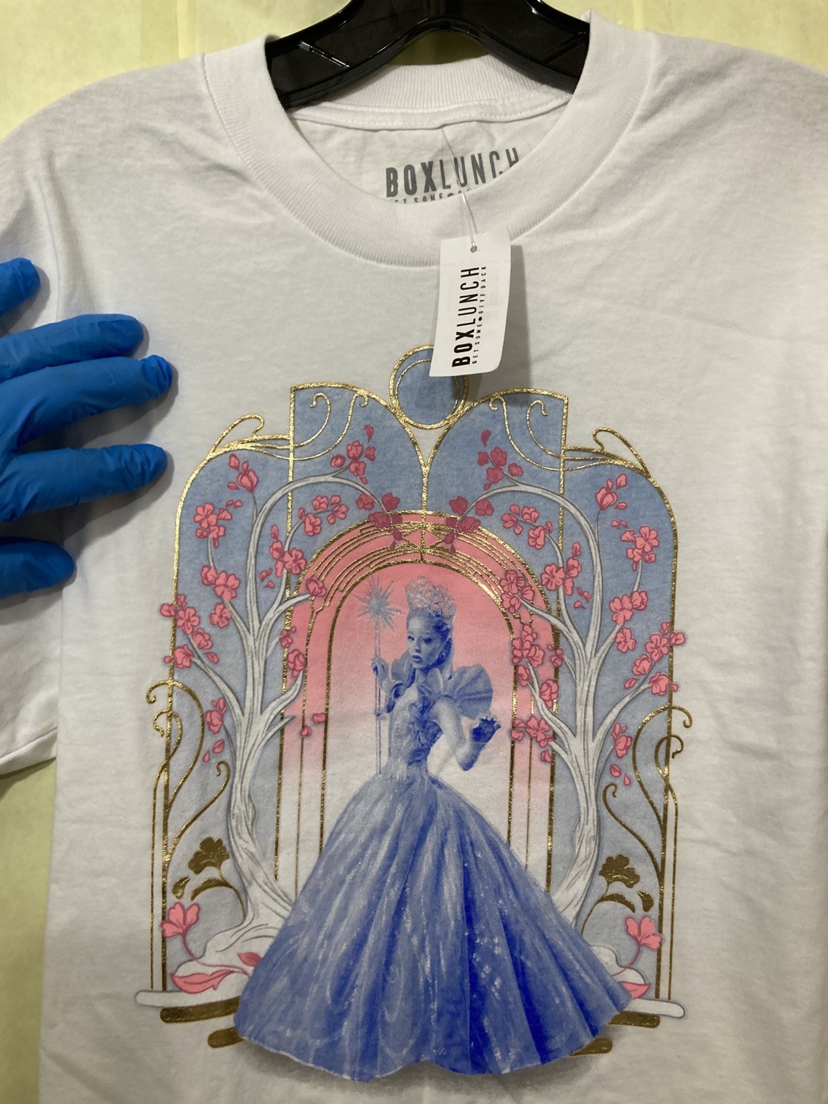 [NEW]  WICKED GLINDA SCENIC Women’s T Shirt; SMALL;  White;  New with Tag