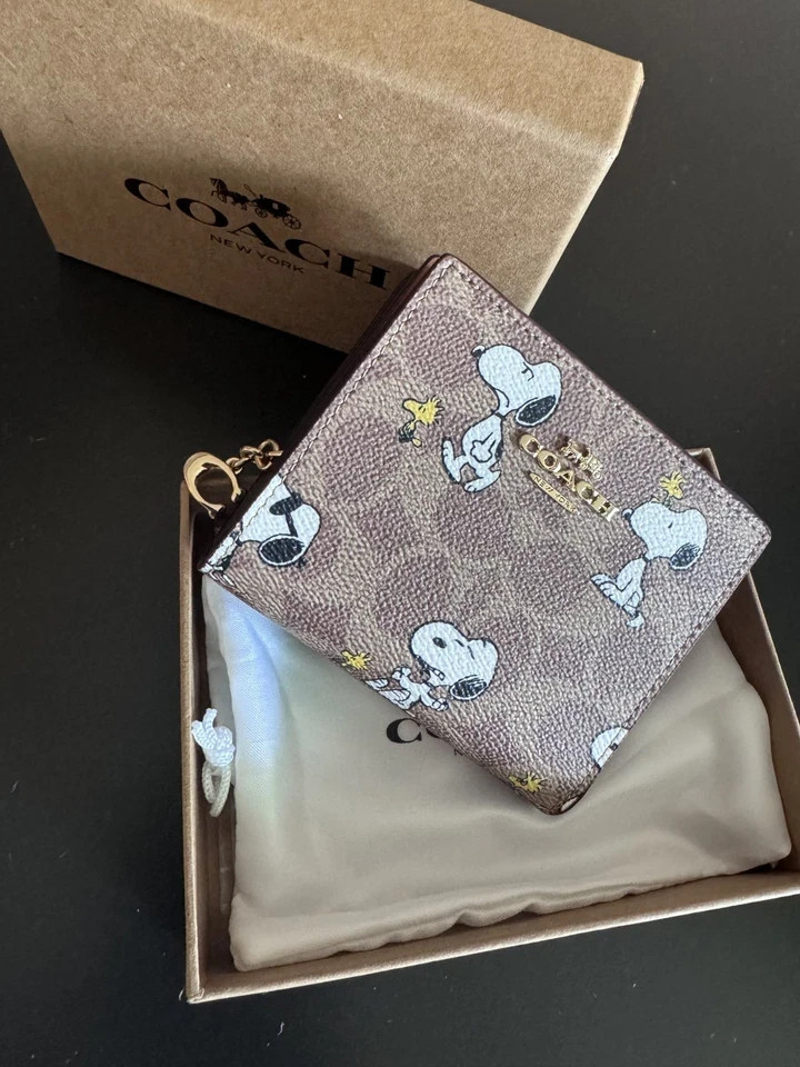 NWT Coach X Peanuts Snap Wallet In Signature Canvas With Snoopy Print CBN32