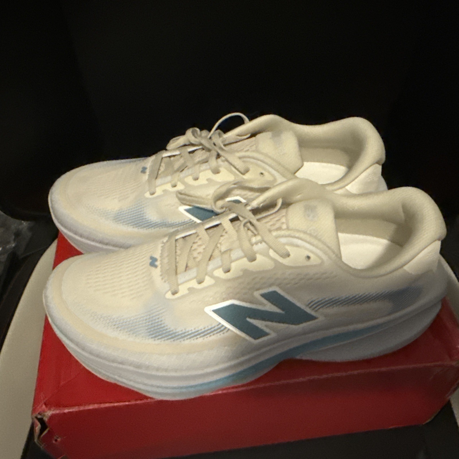 Size 11 - Brooks Eclipse Beige/Blue Wide Running & Jogging Athletic WELP56