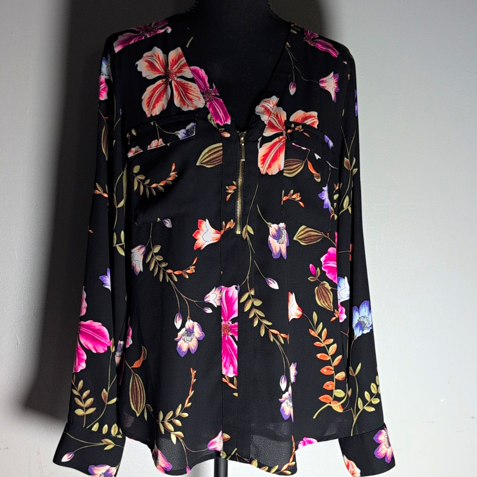 Express Women’s M Black Floral Long Sleeve Zip Front Blouse Zipper Accent