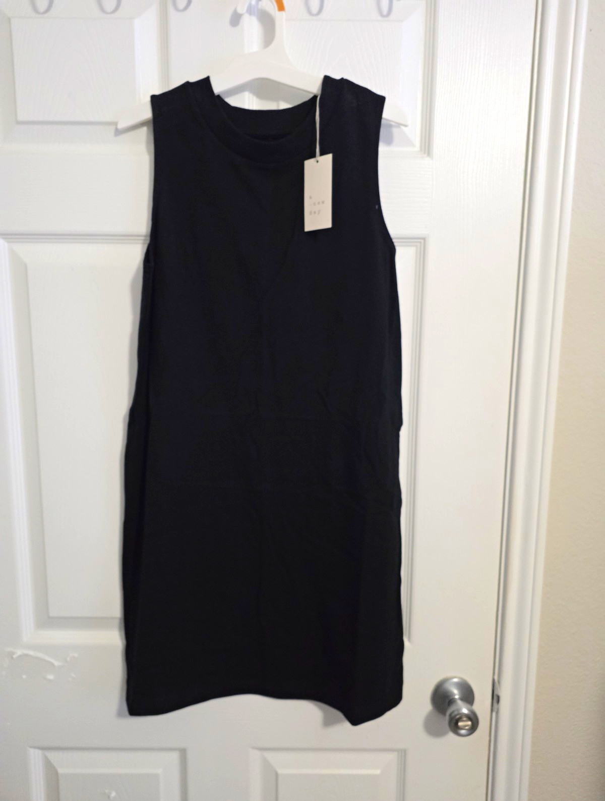 A New Day Women\'s Black Solid Shift Dress Sleeveless Round Neck Knee Length S