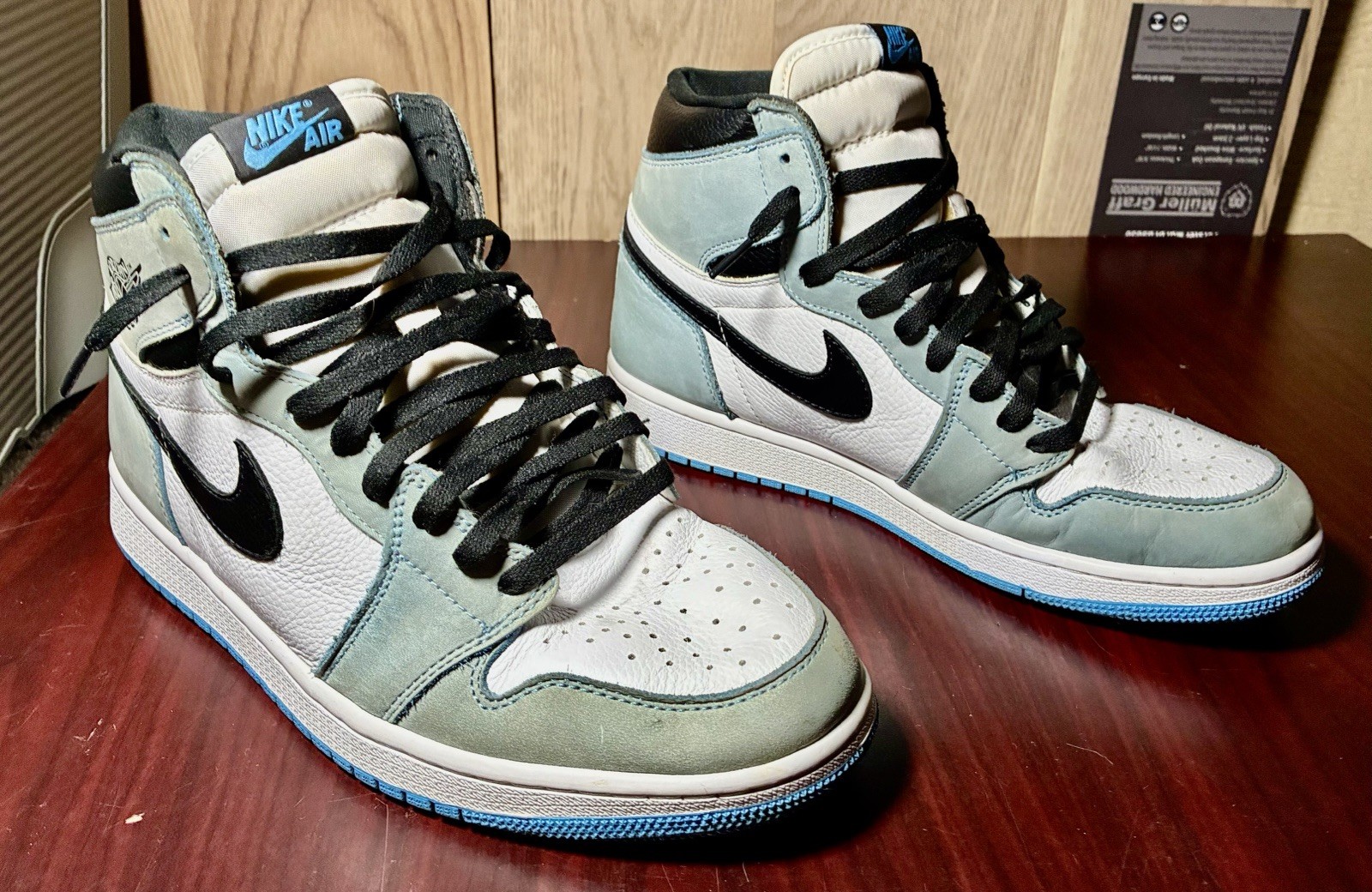 Title: Nike Air Jordan 1 Retro High OG \