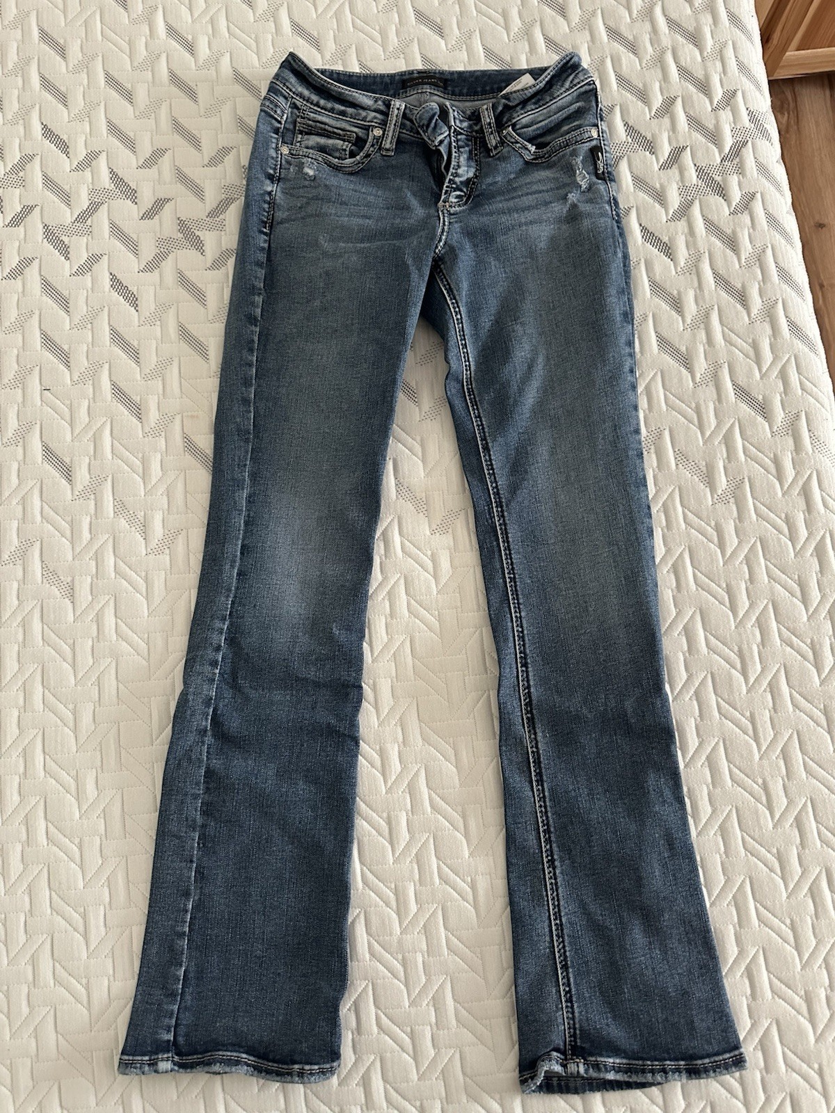 Silver Jeans Co. Women’s Suki Slim Boot Bootcut Jeans Medium Wash Blue W27 L33