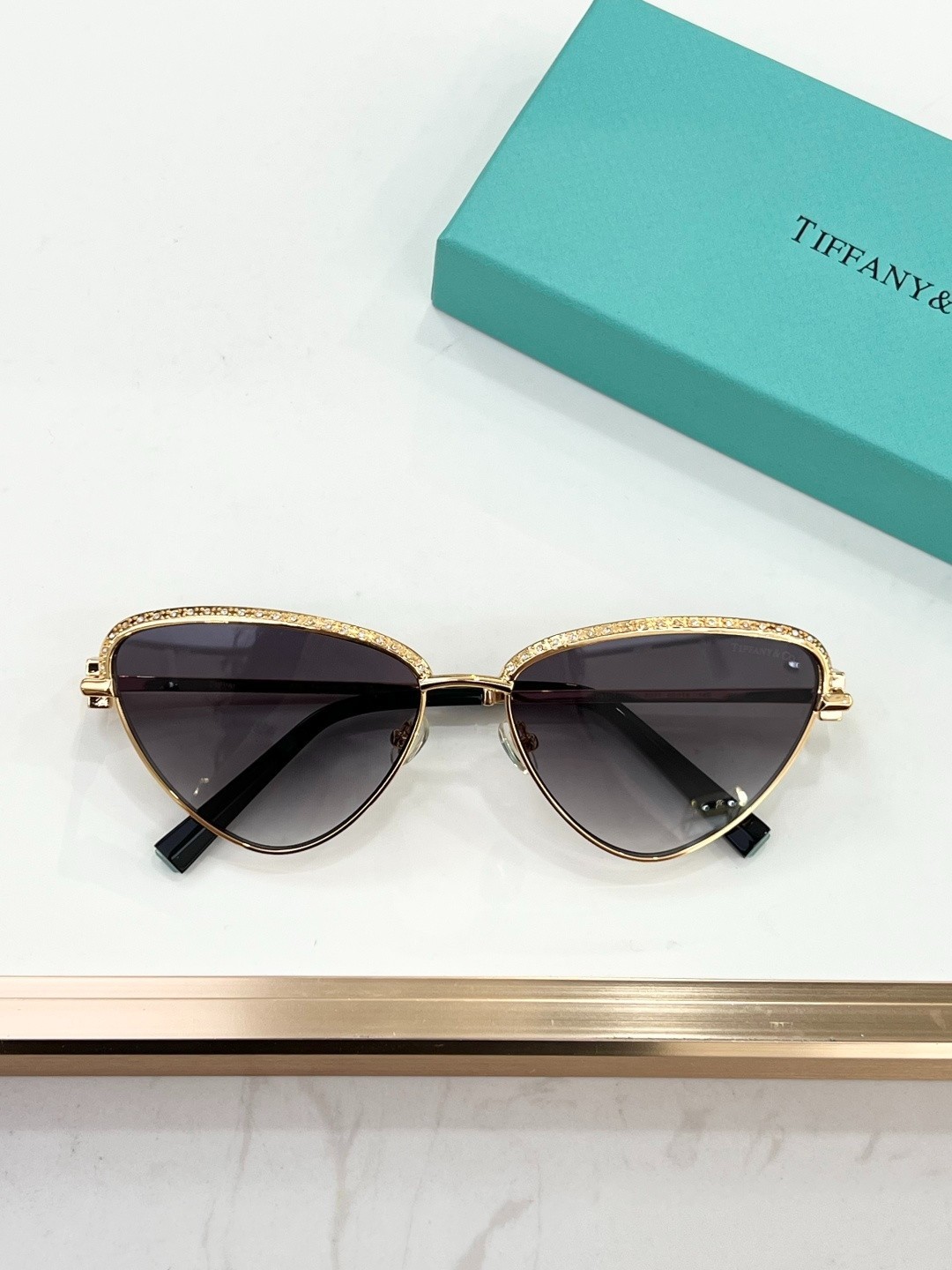 Tiffany & Co. Style Cat Eye Sunglasses - Luxury Crystal Metal Frame Women\'s