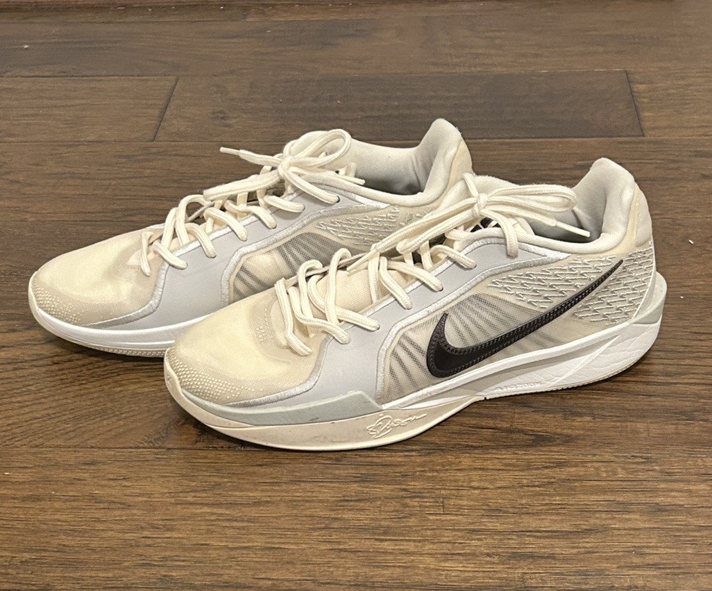 Nike Sabrina 2 Womens  11.5 (MENS 10.5) Coconut Milk