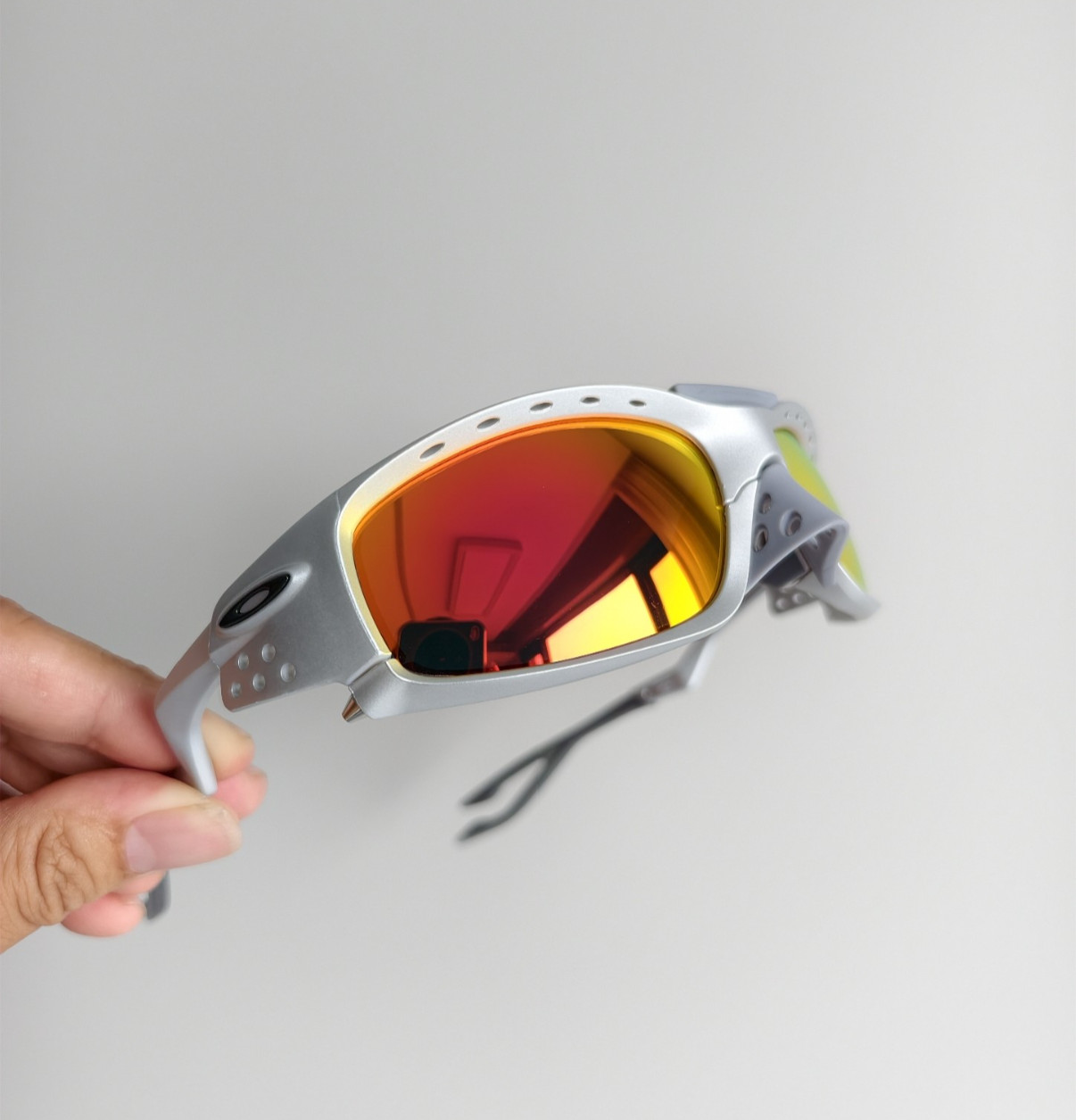 Vintage Oakley Plantaris SQ OO9529 Prizm Sunglasses Red Lens Silver Frames