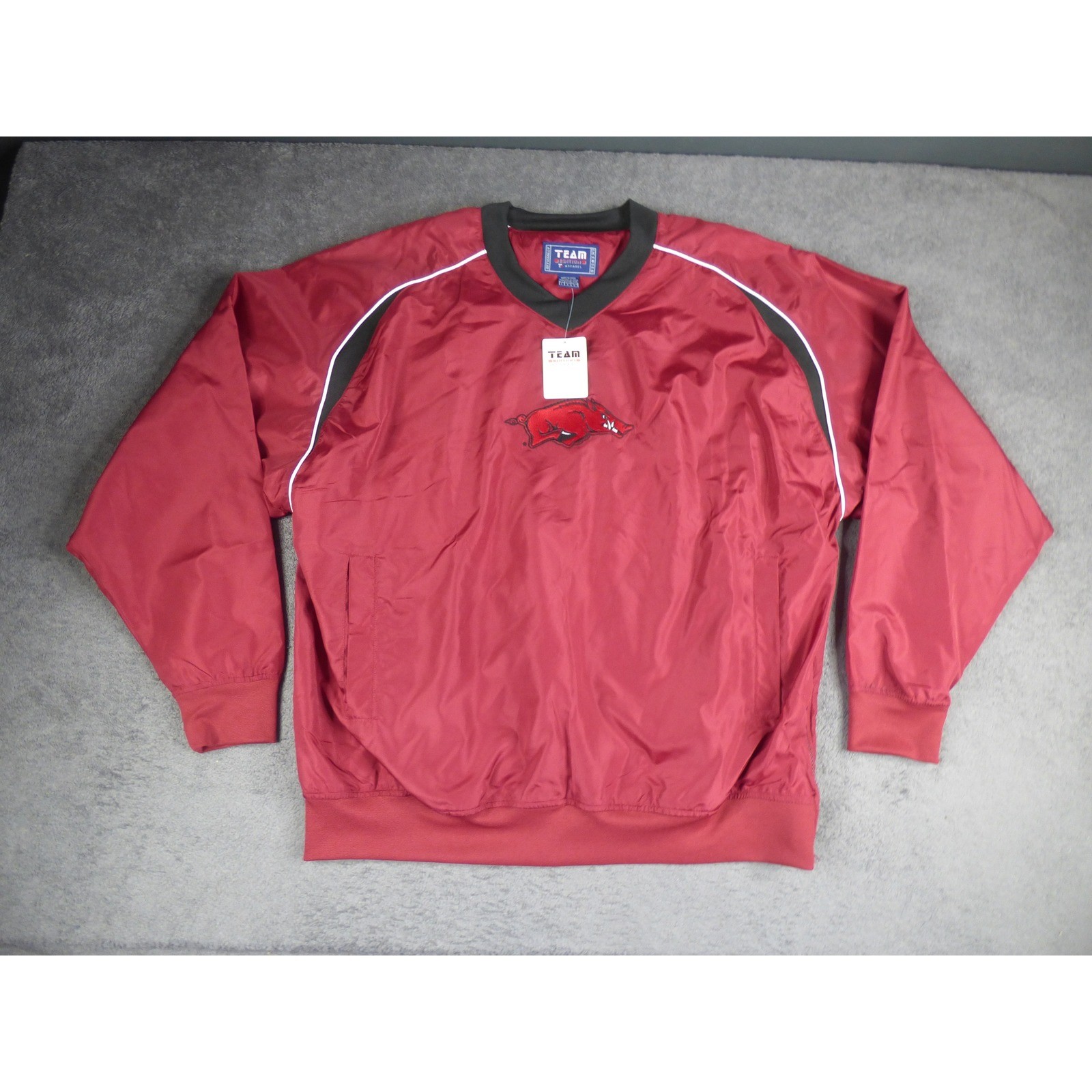 VTG Arkansas Razorbacks Windshirt Mens Large Red V-Neck Pullover NWT Team Editio