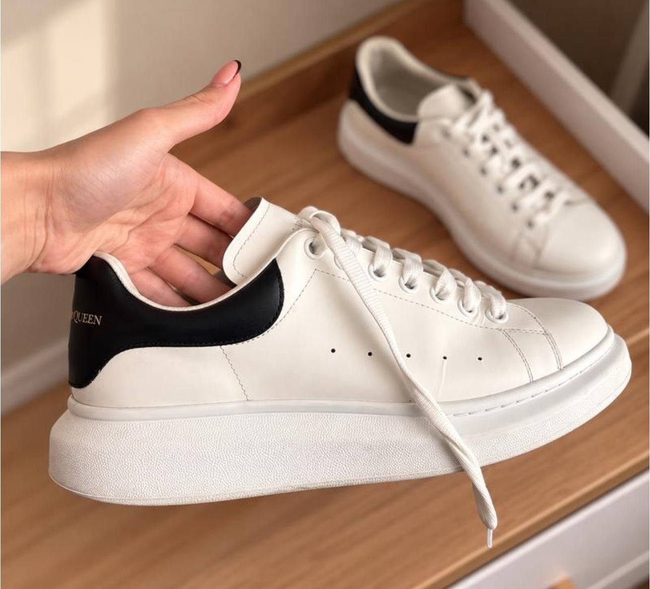 Alexander McQueen Oversized Sneakers White Black Leather EU 43 US 10 UK 9